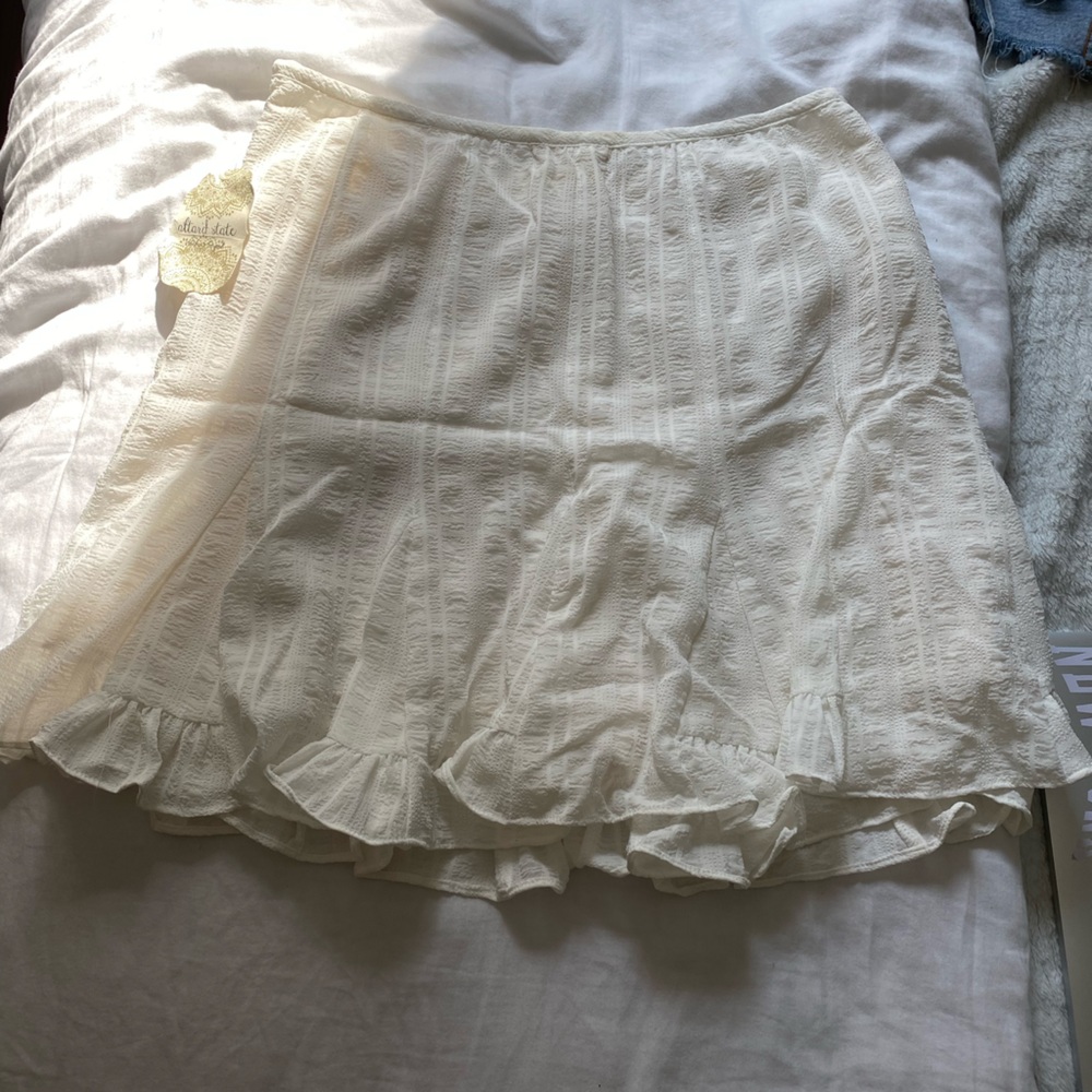 Altrd state cream skirt never worn new with tags size large